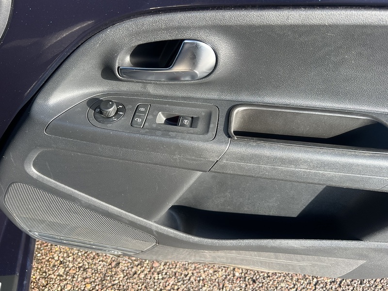 Volkswagen Up High Up - U11665