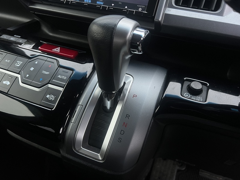 Honda Stepwagon Spada Z - U11667