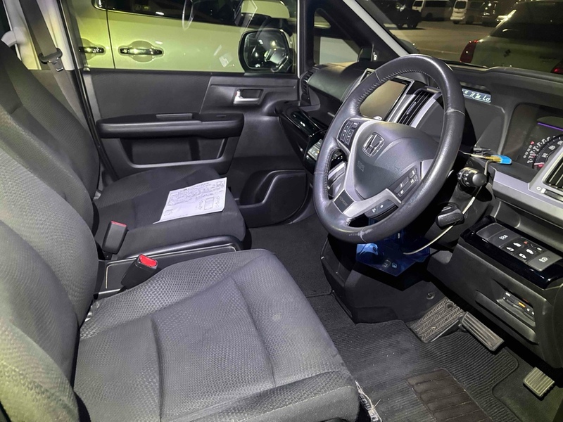 Honda Stepwagon Spada Z - U11667