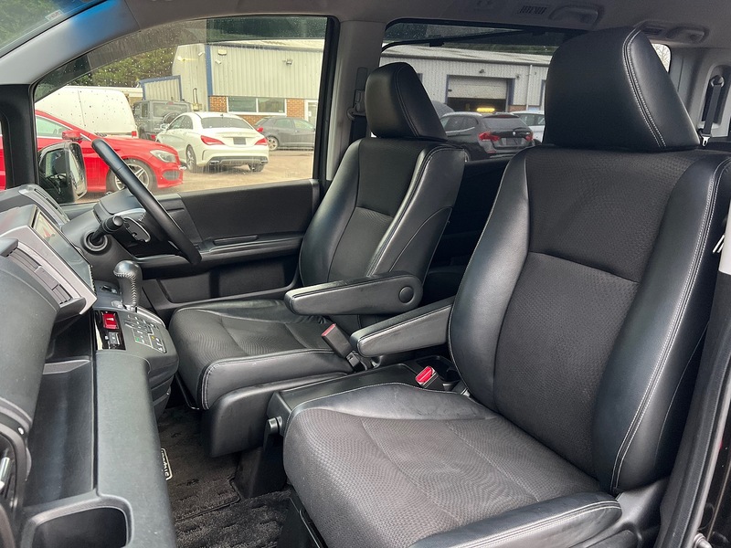 Honda Stepwagon Spada Z Cool Spirit - U11669