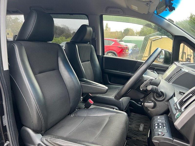 Honda Stepwagon Spada Z Cool Spirit - U11669