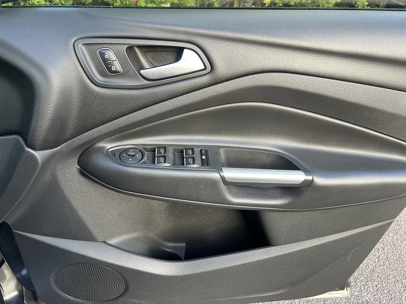 Ford Kuga TDCi ST-Line - U11672