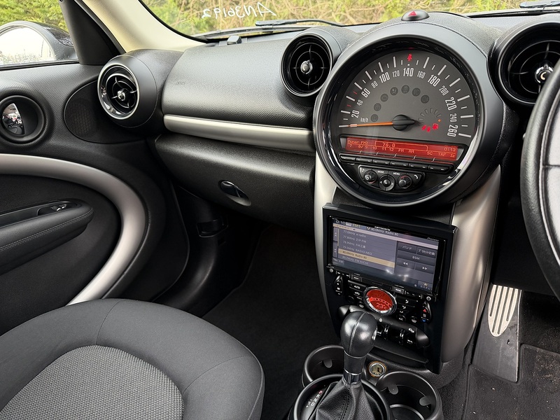 Mini Mini Cooper Crossover - U11673