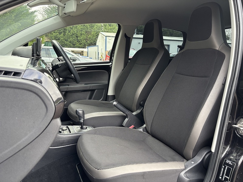 Volkswagen Up High Up - U11675