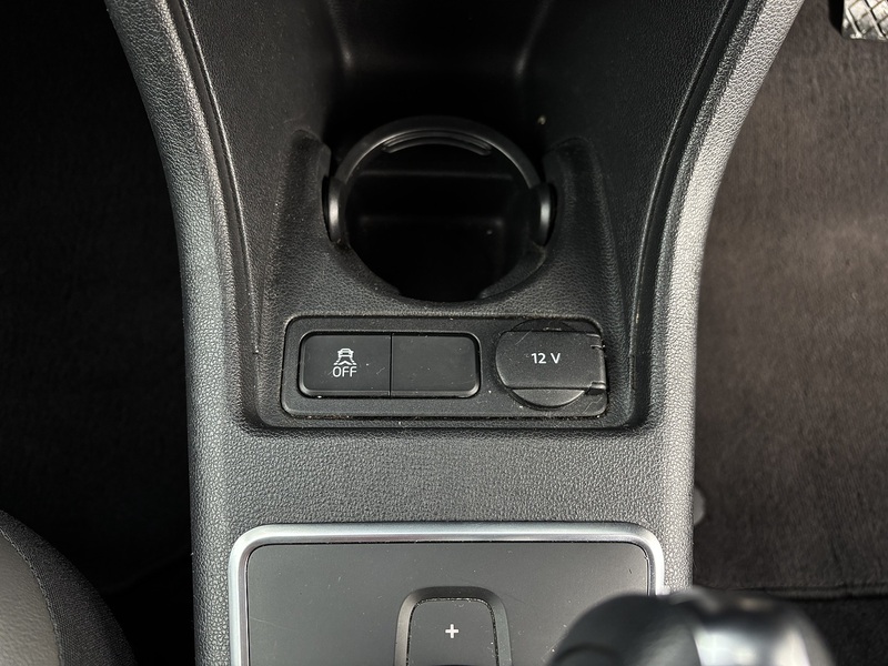 Volkswagen Up High Up - U11675