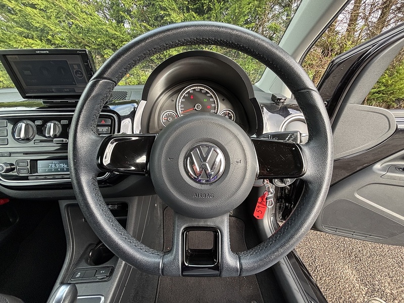 Volkswagen Up High Up - U11675