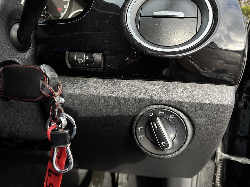 Volkswagen Up High Up - U11675