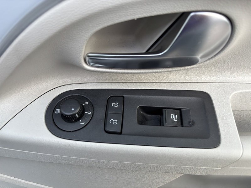 Volkswagen Up Move Up - U11678