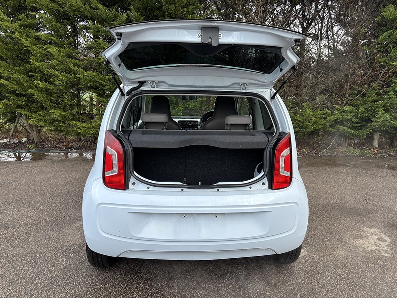 Volkswagen Up Move Up - U11678