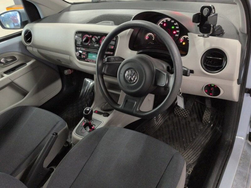 Volkswagen Up Move Up - U11678