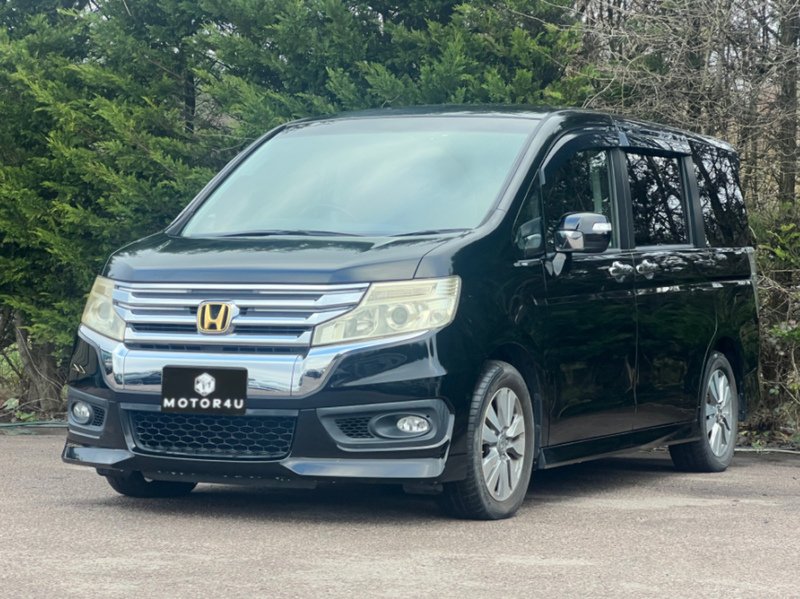 Honda Stepwagon Z - U11679
