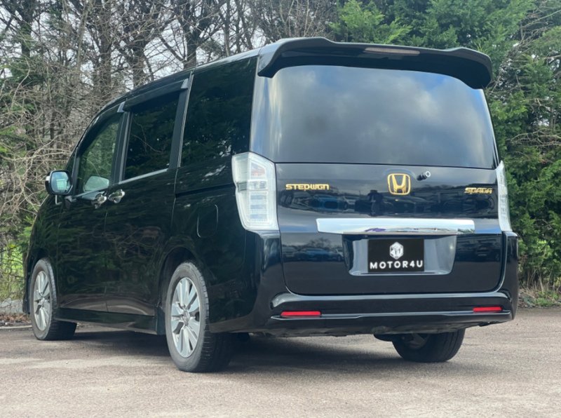 Honda Stepwagon Z - U11679