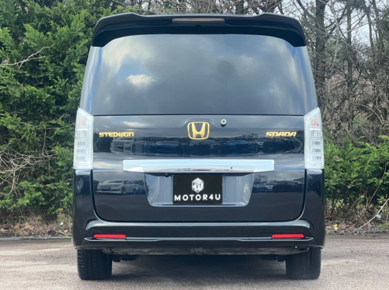 Honda Stepwagon Z - U11679