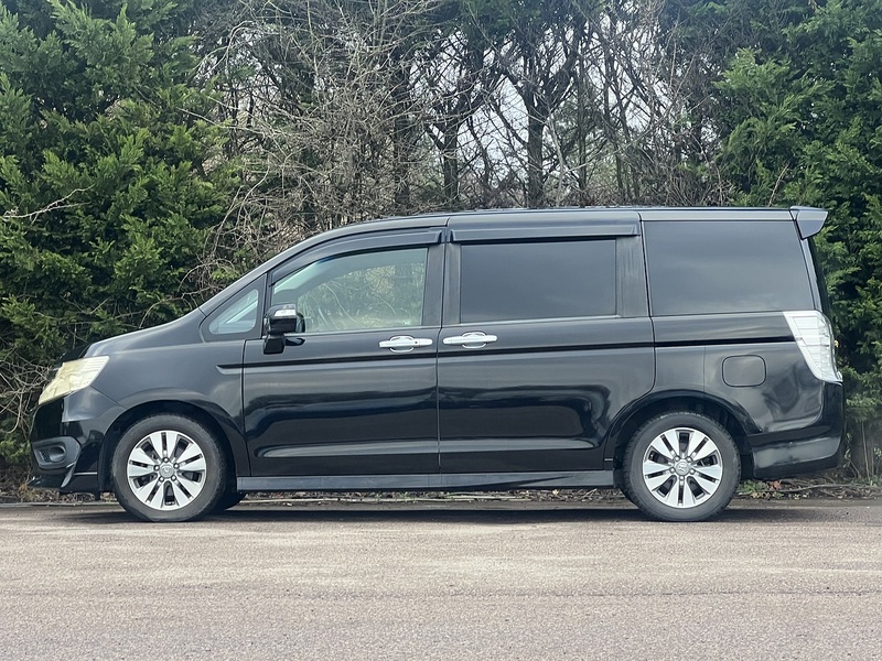 Honda Stepwagon Z - U11679