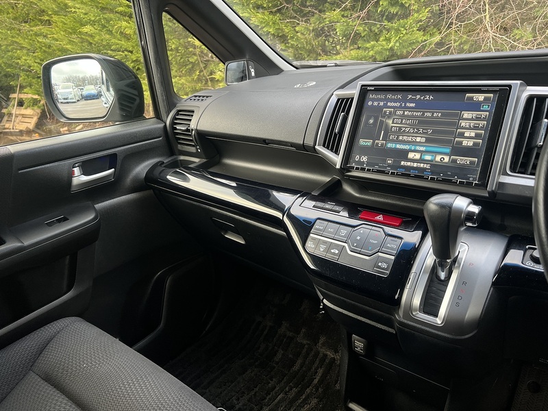 Honda Stepwagon Z - U11679