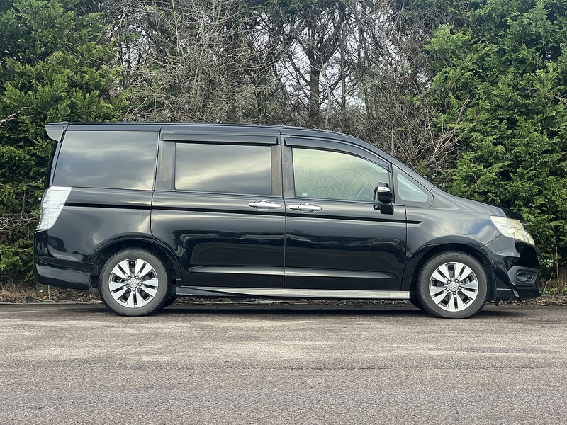 Honda Stepwagon Z - U11679