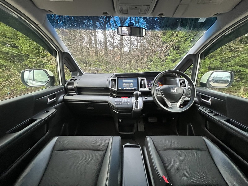 Honda Stepwagon Spada Z Cool Spirit - U11681