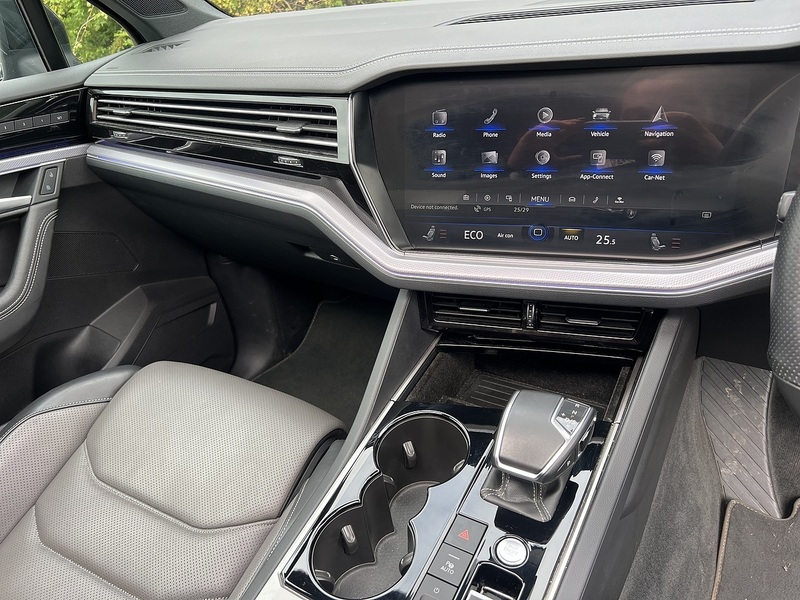 Volkswagen Touareg TDI V6 Black Edition - U11689