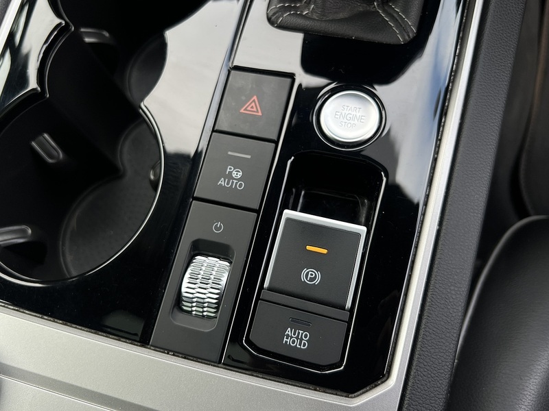 Volkswagen Touareg TDI V6 Black Edition - U11689