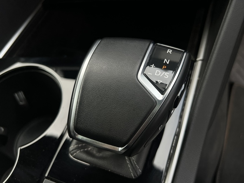 Volkswagen Touareg TDI V6 Black Edition - U11689