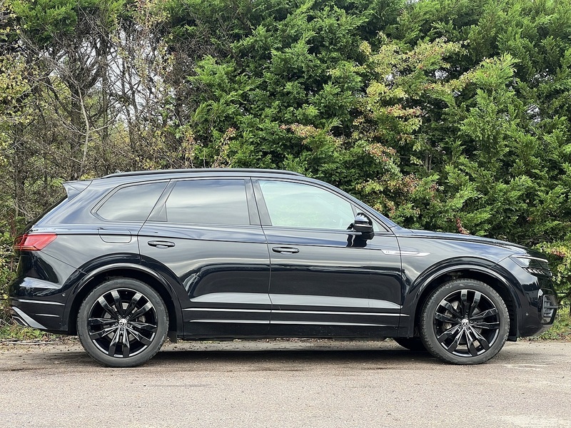 Volkswagen Touareg TDI V6 Black Edition - U11689