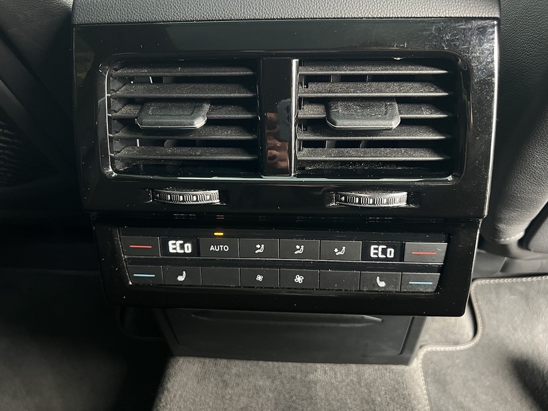 Volkswagen Touareg TDI V6 Black Edition - U11689