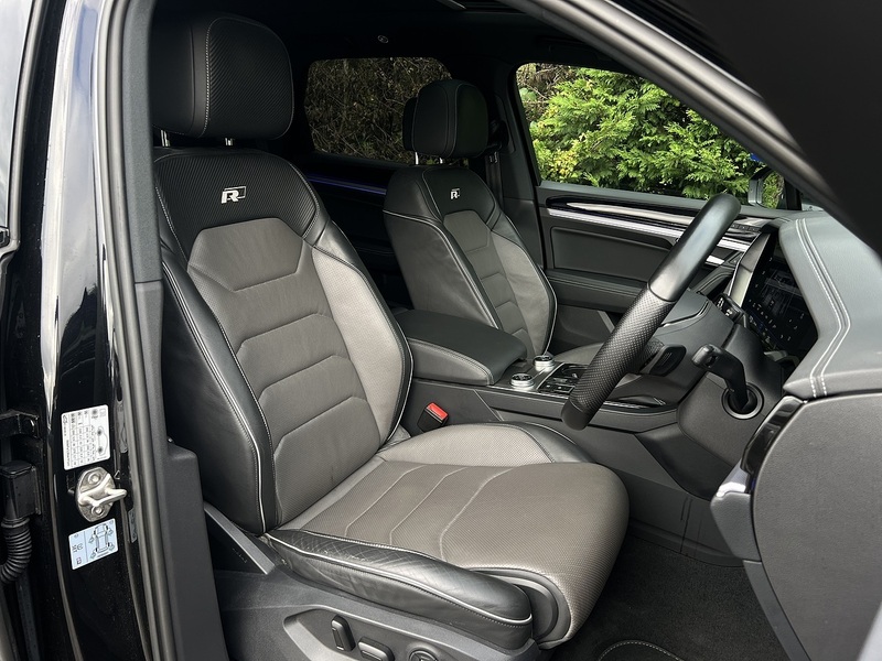 Volkswagen Touareg TDI V6 Black Edition - U11689