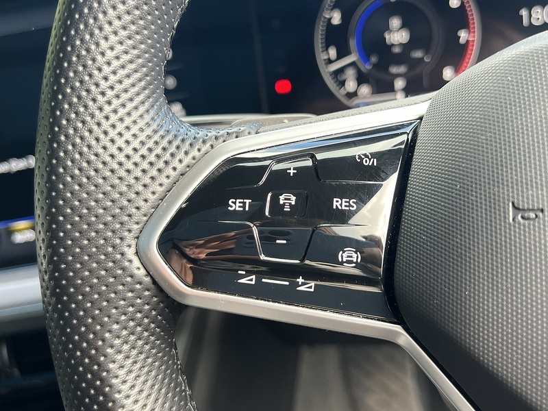 Volkswagen Touareg TSI V6 Black Edition - U11690