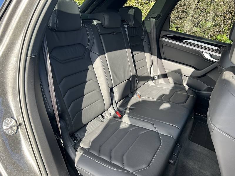 Volkswagen Touareg TSI V6 Black Edition - U11690