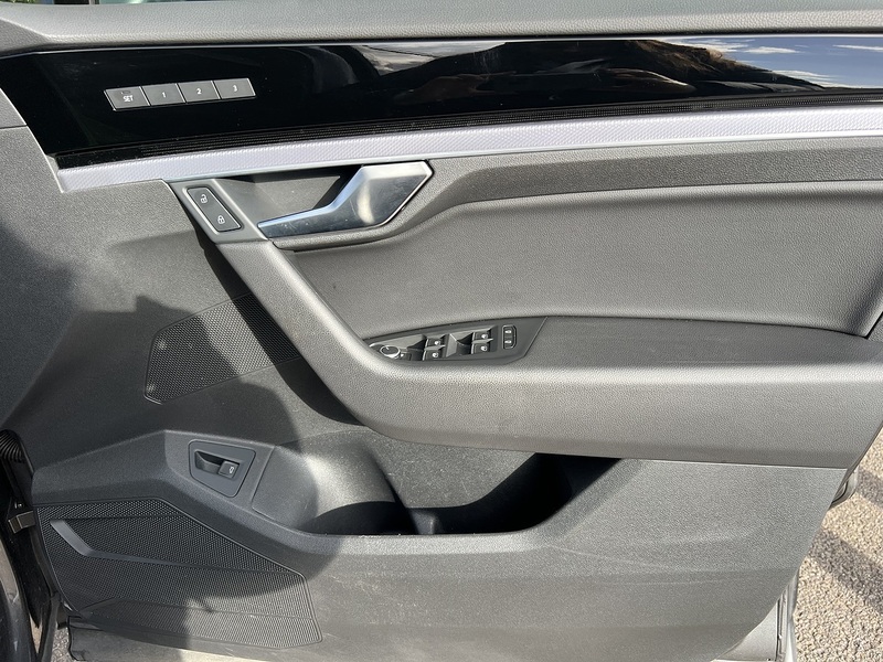 Volkswagen Touareg TSI V6 Black Edition - U11690