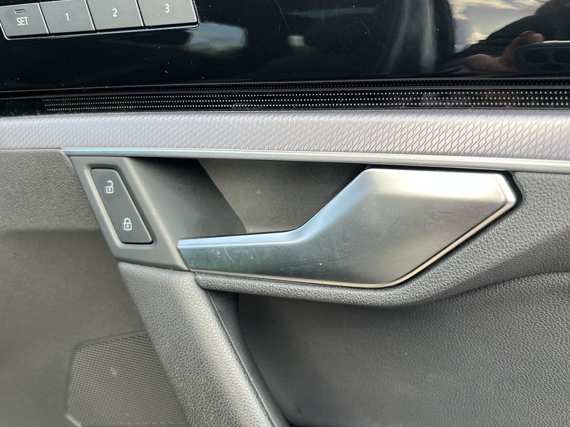 Volkswagen Touareg TSI V6 Black Edition - U11690