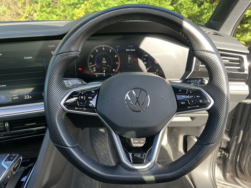 Volkswagen Touareg TSI V6 Black Edition - U11690