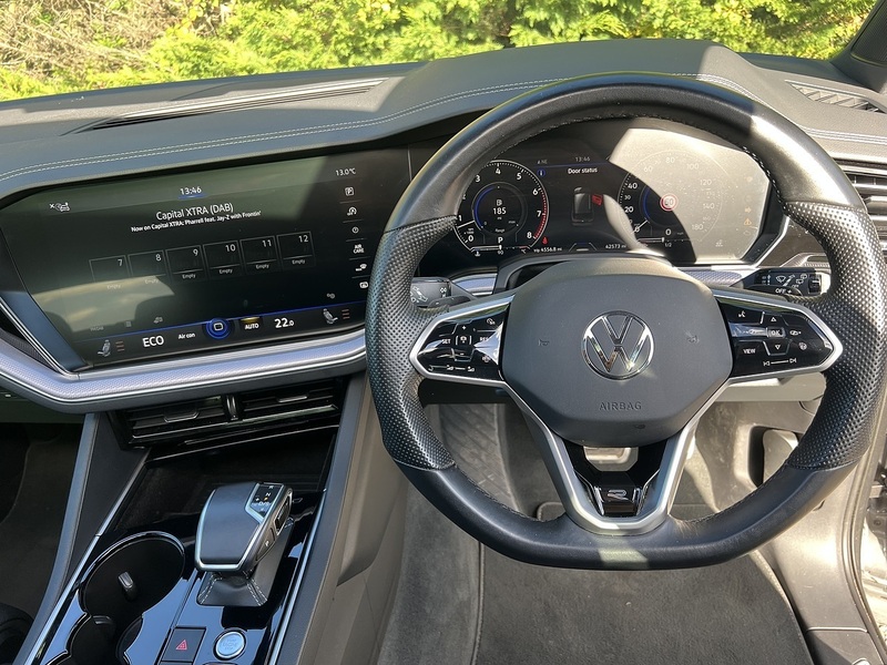 Volkswagen Touareg TSI V6 Black Edition - U11690