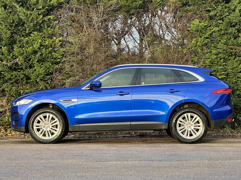 Jaguar F-PACE D180 Portfolio - U11694