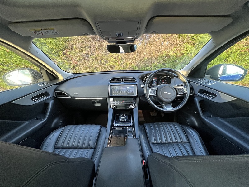 Jaguar F-PACE D180 Portfolio - U11694