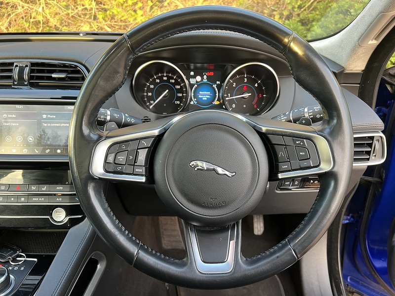 Jaguar F-PACE D180 Portfolio - U11694