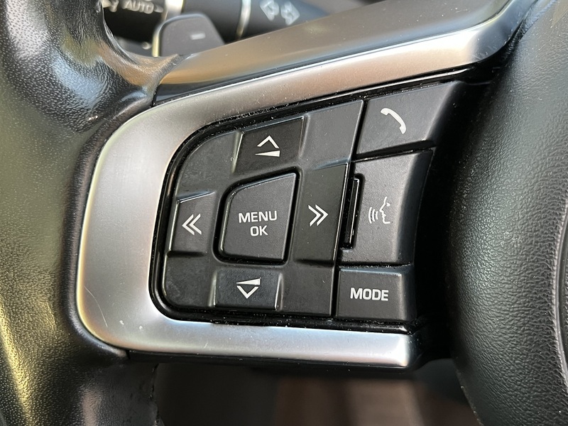 Jaguar F-PACE D180 Portfolio - U11694