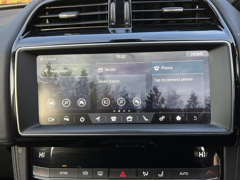 Jaguar F-PACE D180 Portfolio - U11694