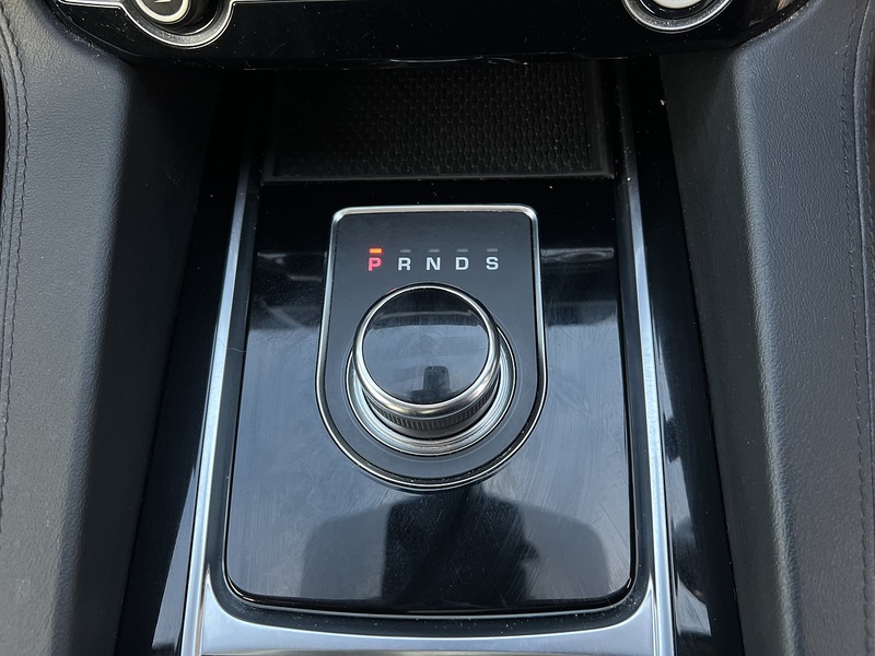 Jaguar F-PACE D180 Portfolio - U11694