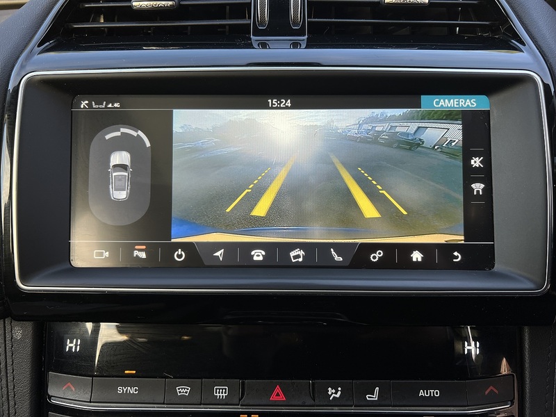 Jaguar F-PACE D180 Portfolio - U11694