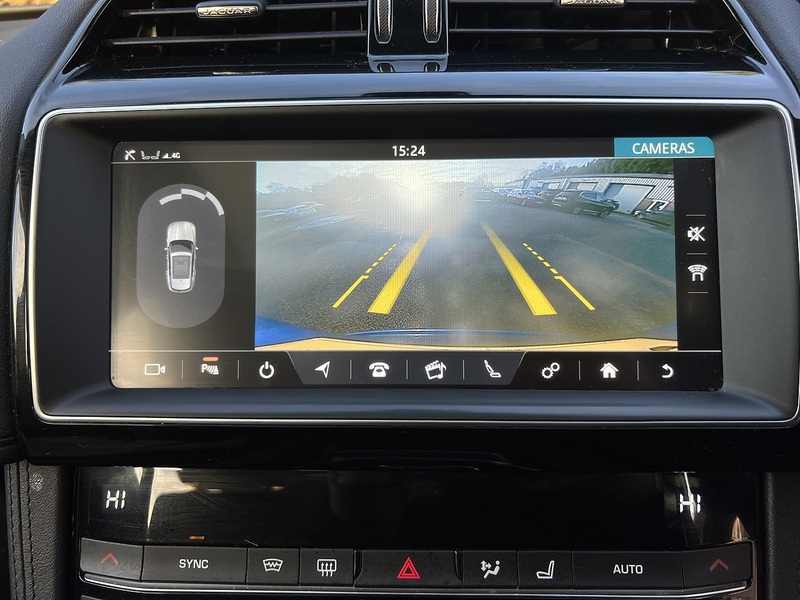 Jaguar F-PACE D180 Portfolio - U11694