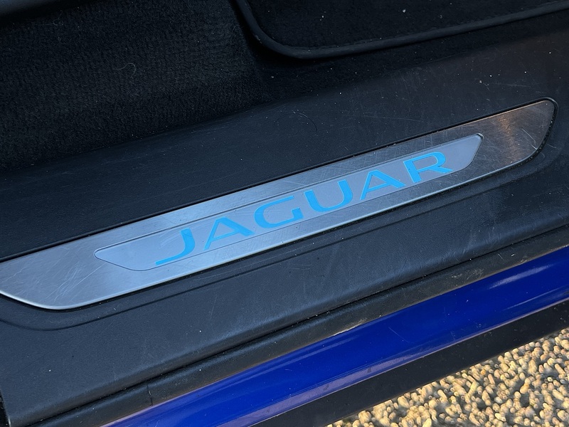 Jaguar F-PACE D180 Portfolio - U11694