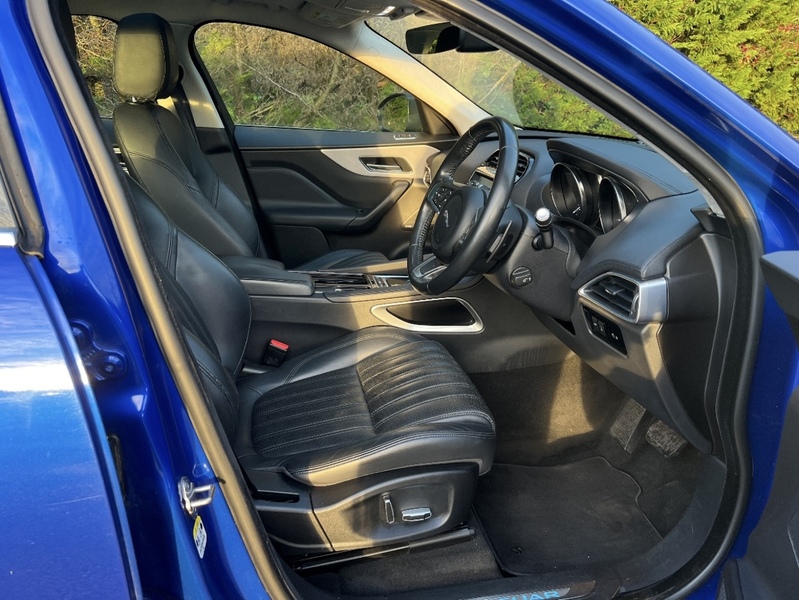 Jaguar F-PACE D180 Portfolio - U11694