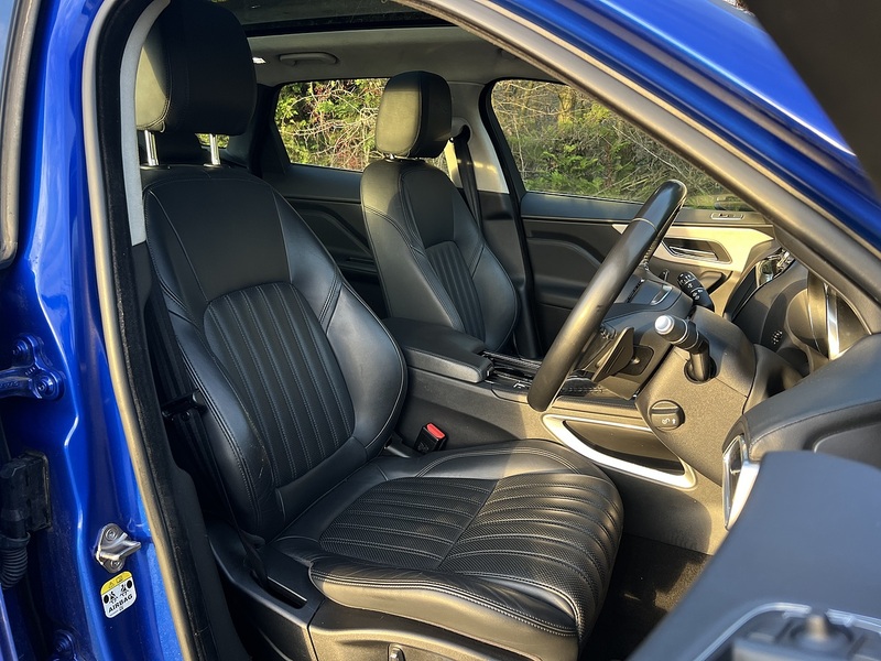 Jaguar F-PACE D180 Portfolio - U11694