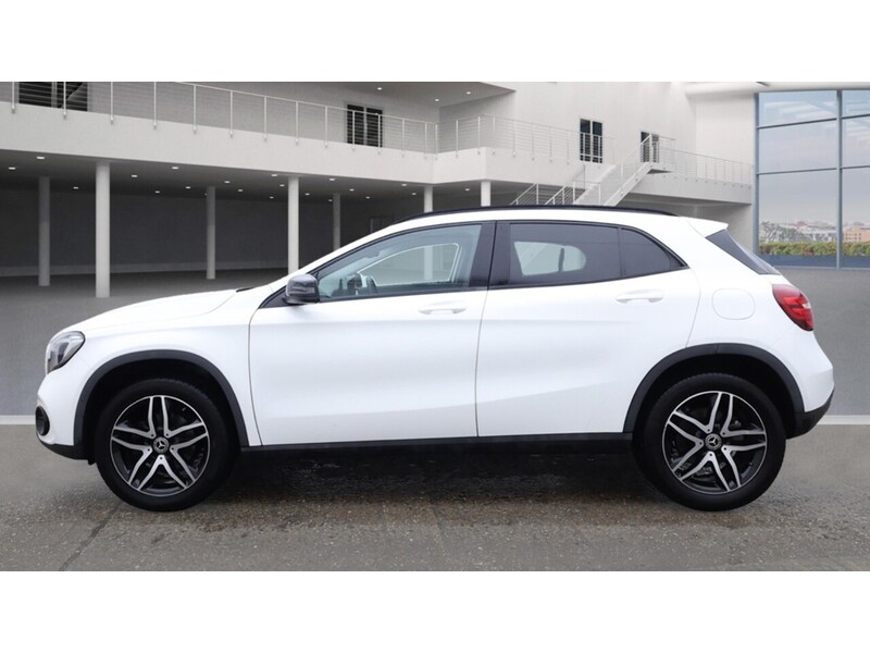 Mercedes-Benz GLA GLA180 Urban Edition - U11695