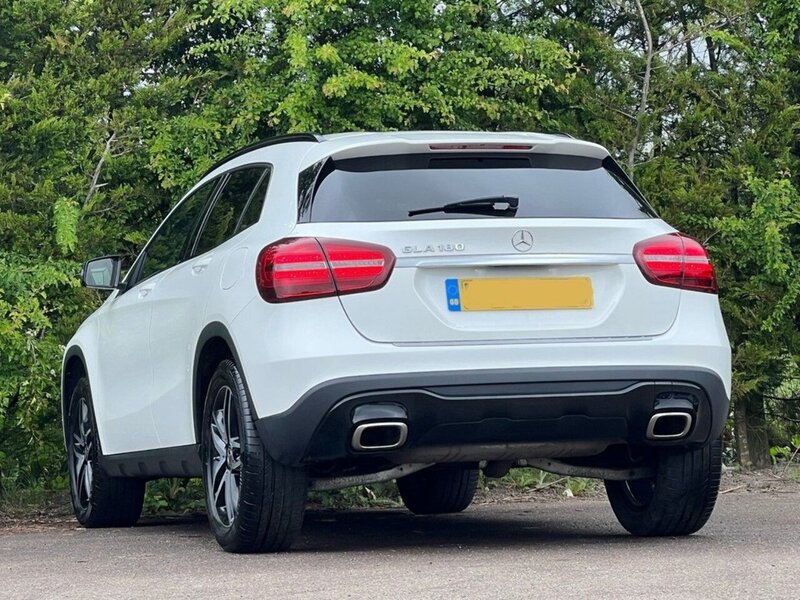 Mercedes-Benz GLA GLA180 Urban Edition - U11695