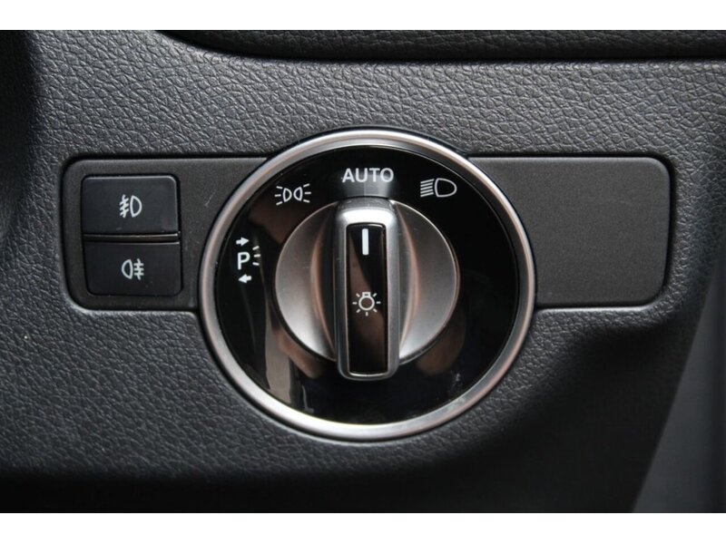 Mercedes-Benz GLA GLA180 Urban Edition - U11695