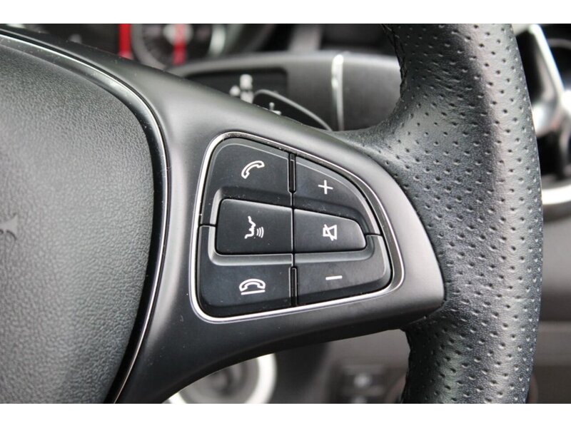 Mercedes-Benz GLA GLA180 Urban Edition - U11695