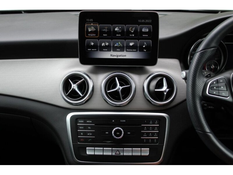 Mercedes-Benz GLA GLA180 Urban Edition - U11695