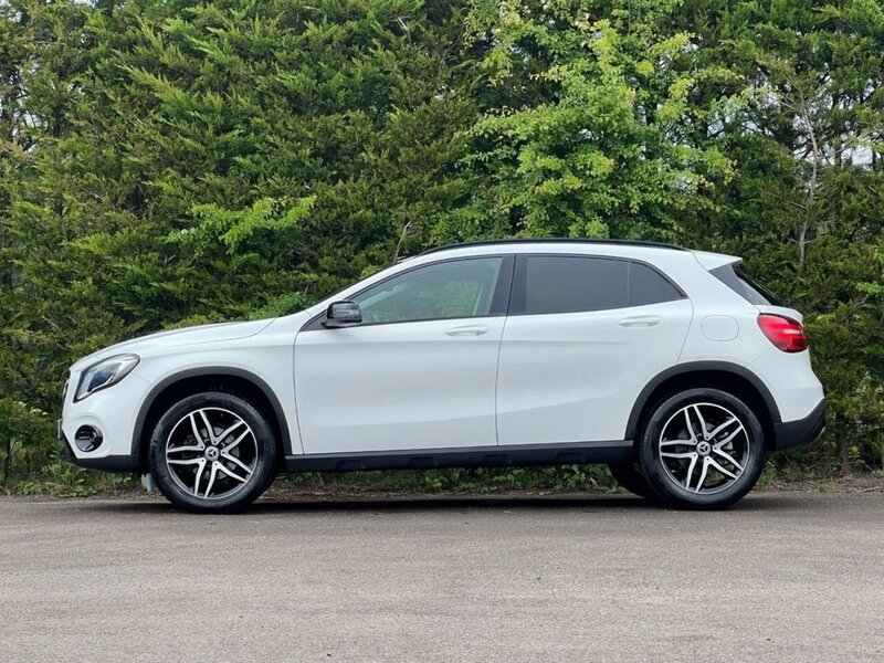 Mercedes-Benz GLA GLA180 Urban Edition - U11695